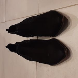 Schultz suede Ankke Booties